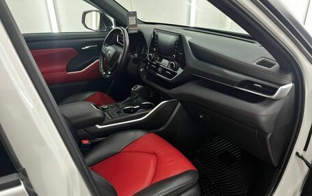 Toyota Highlander, 2022 год, 5 390 000 рублей, 7 фотография