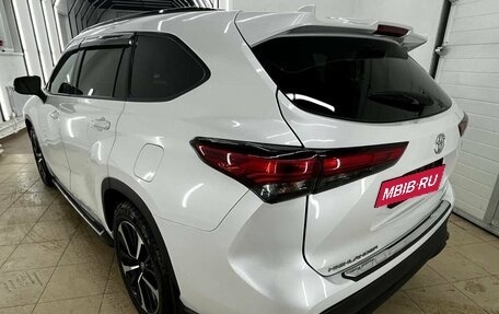 Toyota Highlander, 2022 год, 5 390 000 рублей, 16 фотография