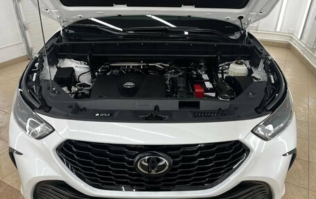 Toyota Highlander, 2022 год, 5 390 000 рублей, 24 фотография