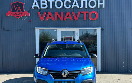 Renault Sandero II рестайлинг, 2022 год, 1 420 000 рублей, 2 фотография