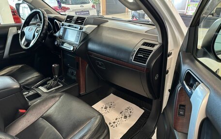 Toyota Land Cruiser Prado 150 рестайлинг 2, 2017 год, 4 199 000 рублей, 12 фотография