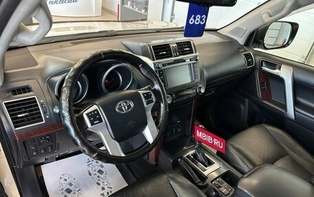 Toyota Land Cruiser Prado 150 рестайлинг 2, 2017 год, 4 199 000 рублей, 11 фотография