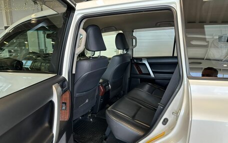 Toyota Land Cruiser Prado 150 рестайлинг 2, 2017 год, 4 199 000 рублей, 18 фотография