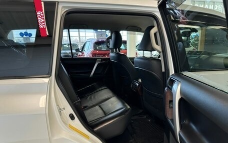 Toyota Land Cruiser Prado 150 рестайлинг 2, 2017 год, 4 199 000 рублей, 17 фотография