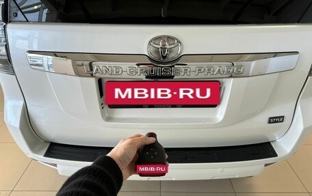 Toyota Land Cruiser Prado 150 рестайлинг 2, 2017 год, 4 199 000 рублей, 24 фотография