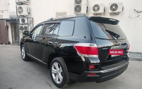 Toyota Highlander III, 2010 год, 1 825 000 рублей, 3 фотография