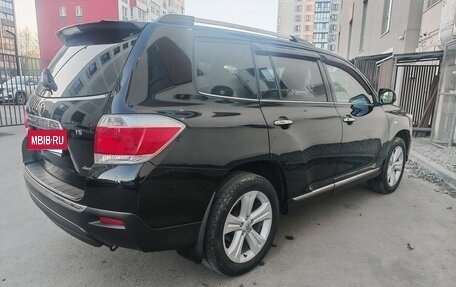 Toyota Highlander III, 2010 год, 1 825 000 рублей, 4 фотография