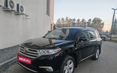 Toyota Highlander III, 2010 год, 1 825 000 рублей, 2 фотография