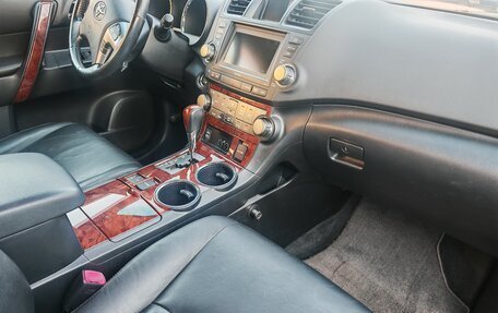 Toyota Highlander III, 2010 год, 1 825 000 рублей, 12 фотография