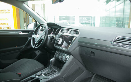 Volkswagen Tiguan II, 2018 год, 2 735 000 рублей, 12 фотография