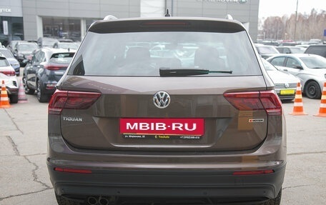 Volkswagen Tiguan II, 2018 год, 2 735 000 рублей, 9 фотография
