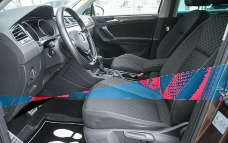 Volkswagen Tiguan II, 2018 год, 2 735 000 рублей, 15 фотография