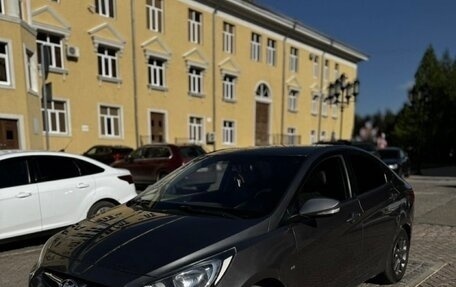 Hyundai Solaris II рестайлинг, 2012 год, 690 000 рублей, 1 фотография