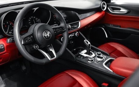 Alfa Romeo Giulia II, 2020 год, 2 500 000 рублей, 7 фотография