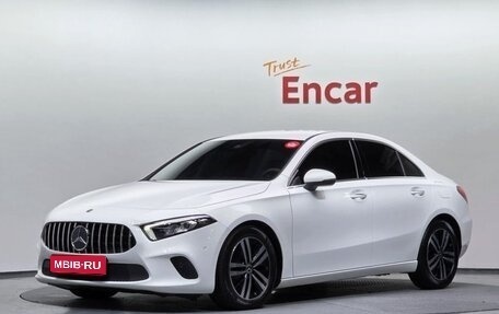 Mercedes-Benz A-Класс, 2022 год, 2 300 000 рублей, 1 фотография