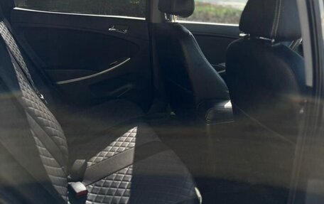 Hyundai Solaris II рестайлинг, 2012 год, 690 000 рублей, 7 фотография