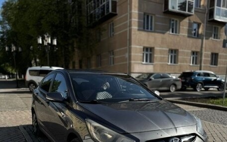 Hyundai Solaris II рестайлинг, 2012 год, 690 000 рублей, 3 фотография