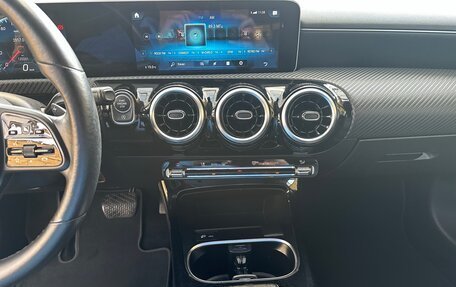 Mercedes-Benz CLA, 2019 год, 2 299 000 рублей, 13 фотография