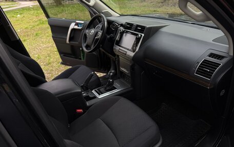 Toyota Land Cruiser Prado 150 рестайлинг 2, 2020 год, 5 850 000 рублей, 7 фотография