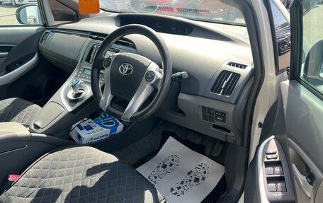 Toyota Prius, 2010 год, 1 179 000 рублей, 10 фотография