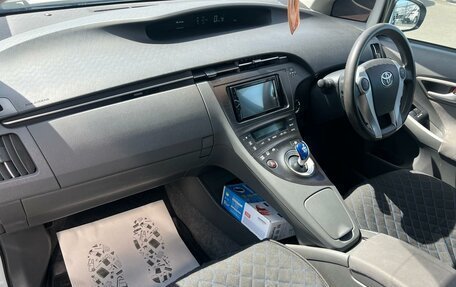 Toyota Prius, 2010 год, 1 179 000 рублей, 13 фотография