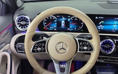 Mercedes-Benz A-Класс, 2022 год, 2 300 000 рублей, 10 фотография