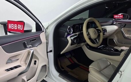 Mercedes-Benz A-Класс, 2022 год, 2 300 000 рублей, 7 фотография