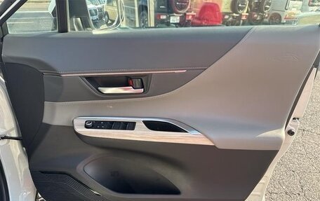 Toyota Harrier, 2019 год, 1 850 000 рублей, 9 фотография