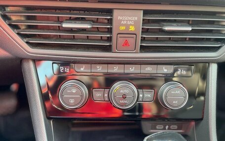 Volkswagen Jetta VII, 2022 год, 1 400 000 рублей, 11 фотография