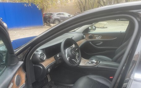 Mercedes-Benz E-Класс, 2019 год, 2 250 000 рублей, 2 фотография