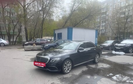 Mercedes-Benz E-Класс, 2019 год, 2 250 000 рублей, 6 фотография