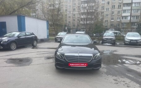 Mercedes-Benz E-Класс, 2019 год, 2 250 000 рублей, 5 фотография