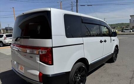 Mitsubishi Delica D:5 I, 2023 год, 2 800 000 рублей, 7 фотография