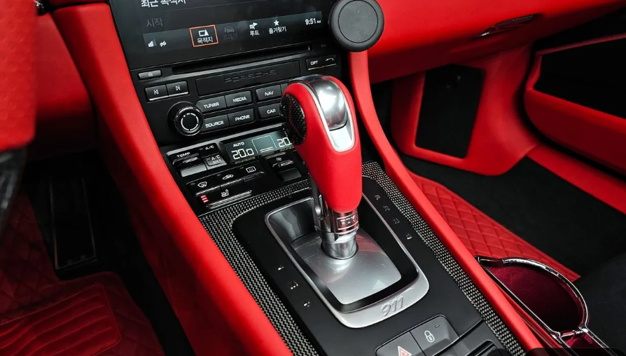 Porsche 911 991 рестайлинг, 2018 год, 13 580 000 рублей, 7 фотография