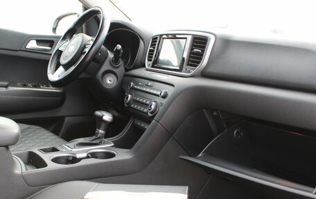 KIA Sportage IV рестайлинг, 2018 год, 2 149 000 рублей, 21 фотография