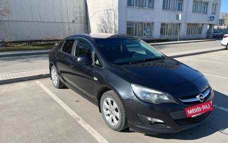 Opel Astra J, 2013 год, 850 000 рублей, 2 фотография