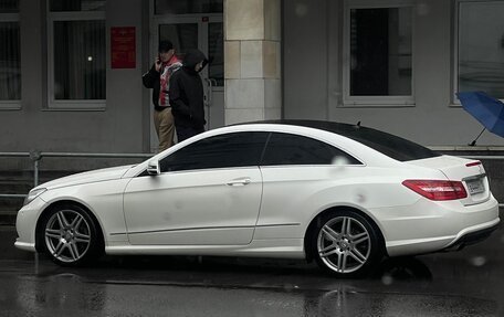 Mercedes-Benz E-Класс, 2013 год, 2 100 000 рублей, 5 фотография