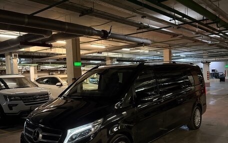 Mercedes-Benz V-Класс, 2016 год, 16 500 000 рублей, 3 фотография