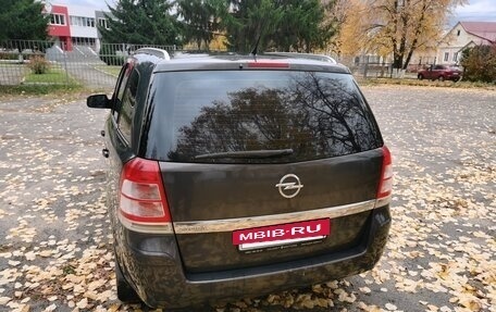 Opel Zafira B, 2013 год, 930 000 рублей, 3 фотография