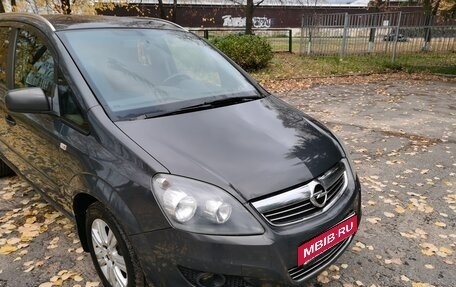 Opel Zafira B, 2013 год, 930 000 рублей, 5 фотография