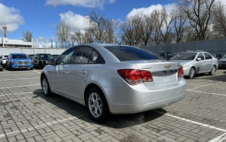 Chevrolet Cruze II, 2010 год, 800 000 рублей, 4 фотография