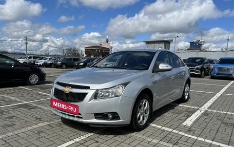Chevrolet Cruze II, 2010 год, 800 000 рублей, 3 фотография