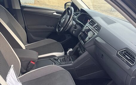 Volkswagen Tiguan II, 2020 год, 2 430 000 рублей, 5 фотография