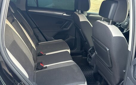 Volkswagen Tiguan II, 2020 год, 2 430 000 рублей, 10 фотография