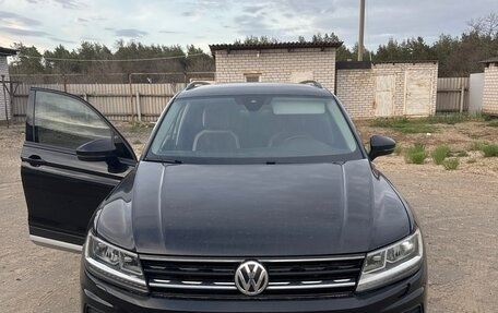 Volkswagen Tiguan II, 2020 год, 2 430 000 рублей, 1 фотография