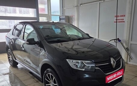 Renault Logan II, 2022 год, 1 300 000 рублей, 3 фотография