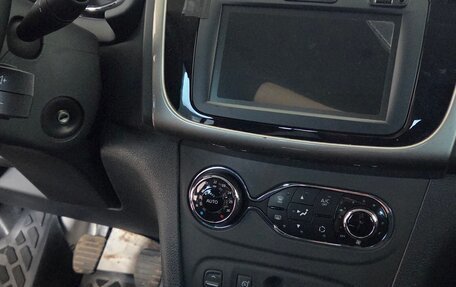 Renault Logan II, 2022 год, 1 300 000 рублей, 10 фотография