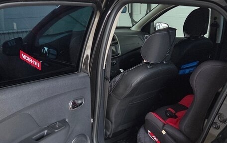 Renault Logan II, 2022 год, 1 300 000 рублей, 9 фотография