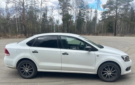Volkswagen Polo VI (EU Market), 2015 год, 850 000 рублей, 4 фотография