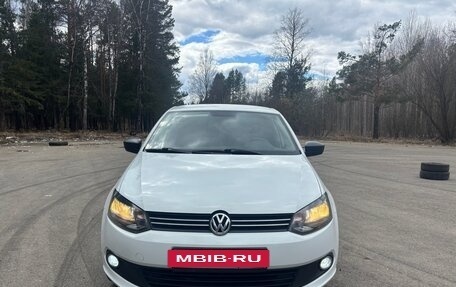 Volkswagen Polo VI (EU Market), 2015 год, 850 000 рублей, 2 фотография